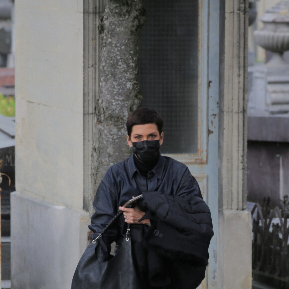 Cristina Cordula - Obsèques du couturier japonais Kenzo Takada à Paris, au cimetière du Père Lachaise, le 9 octobre 2020.