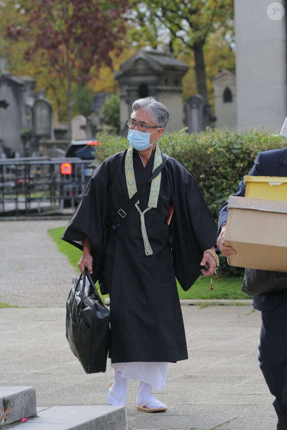 Obsèques du couturier japonais Kenzo Takada à Paris, au cimetière du Père Lachaise, le 9 octobre 2020.