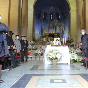 Cristina Cordula - Obsèques du couturier japonais Kenzo Takada à Paris, au cimetière du Père Lachaise, le 9 octobre 2020.