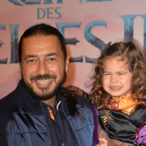 Info - Moundir, bientôt papa pour la 3ème fois, une petite fille qui se prénommera Aya - Moundir et sa fille Aliya - Projection exceptionelle de "La Reine des Neiges 2 " au Grand Rex à Paris le 13 novembre 2019. © Veeren Ramsamy/Bestimage