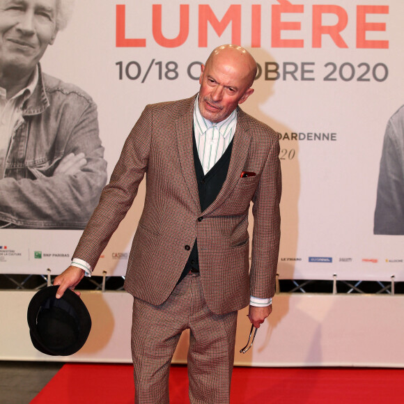 Jacques Audiard lors du photocall de la cérémonie d'ouverture de la 12e édition du festival Lumière à la Halle Tony Garnier à Lyon le 10 octobre 2020. © Pascal Fayolle / Bestimage