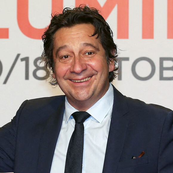 Laurent Gerra lors du photocall de la cérémonie d'ouverture de la 12e édition du festival Lumière à la Halle Tony Garnier à Lyon le 10 octobre 2020. © Pascal Fayolle / Bestimage