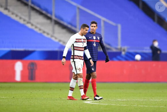 Cristiano Ronaldo et Raphaël Varane lors du match de Ligue des Nations France / Portugal (0-0) au stade de France. Saint-Denis, le 11 octobre 2020. © FEP / Panoramic / Bestimage