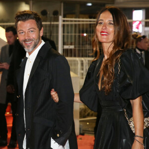 Christophe Maé et sa femme Nadège Sarron - 21ème édition des NRJ Music Awards au Palais des festivals à Cannes le 9 novembre 2019. © Dominique Jacovides/Bestimage 
