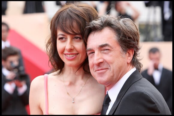 François Cluzet et sa femme Valérie Bonneton - Montée des marches du film "A l'origine" au 62e Festival de Cannes.