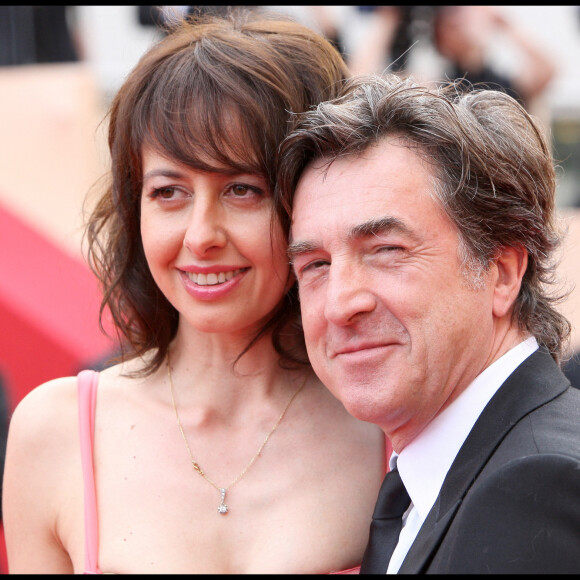 François Cluzet et sa femme Valérie Bonneton - Montée des marches du film "A l'origine" au 62e Festival de Cannes.