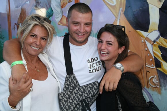 Caroline Margeridon avec ses deux enfants Victoire et Alexandre - Inauguration de la Fête à Neuneu au profit de l'association "Innocence En Danger" au Bois de Boulogne à Paris, France,ce, le 4 septembre 2020. © JLPPA/Bestimage