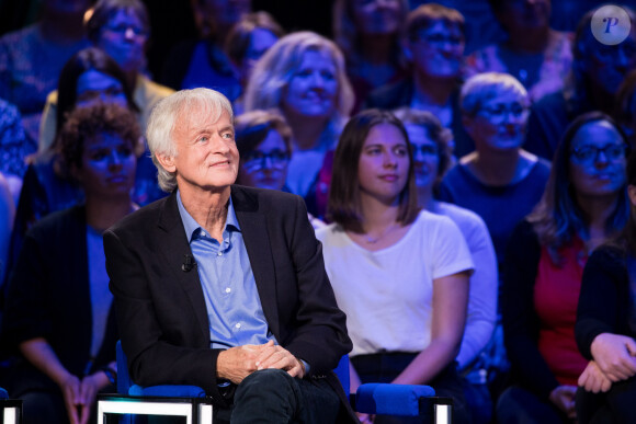 Exclusif - Le chanteur Dave - Enregistrement de l'émission "La boite à secrets" N°2, présentée par F.Bollaert, et qui sera diffusée le 20 décembre sur France 3 en prime time. Le 8 octobre 2019 © Tiziano Da Silva / Bestimage