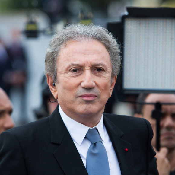 Michel Drucker lors du 139ème défilé militaire du 14 juillet sur les Champs-Elysées, jour de la Fête Nationale. Paris, le 14 juillet 2019. © Raphael Lafargue/Pool/Bestimage
