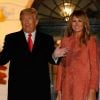 Le président américain Donald Trump et la première dame Melania Trump accueillent les enfants déguisés pour Halloween lors de la soirée devant la Maison Blanche