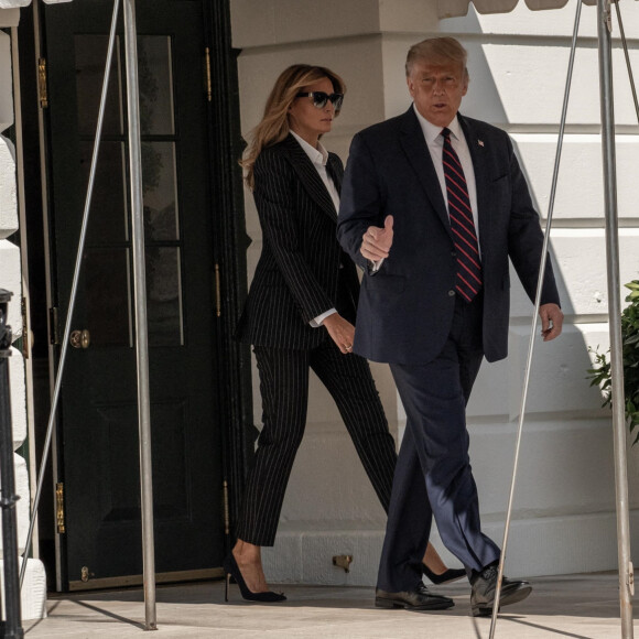 Le président Donald Trump et la première dame Melania Trump quittent La Maison Blanche pour se rendre à Cleveland dans l'Ohio, le 29 septembre 2020 