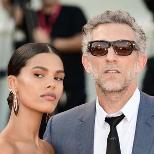 Vincent Cassel et sa femme Tina Kunakey - Red carpet pour le film "J'accuse!" lors du 76ème festival du film de venise, la Mostra.