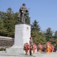 Kim Jong Un, président du Parti des travailleurs de Corée et président de la Commission des affaires d'État de la République populaire démocratique de Corée RPDC, pose une gerbe de fleurs au cimetière des volontaires du peuple chinois martyrs du CPV dans le comté de Hoechang, en RPDC, le 21 octobre 2020. Diverses manifestations ont eu lieu en Corée pour marquer cet événement.