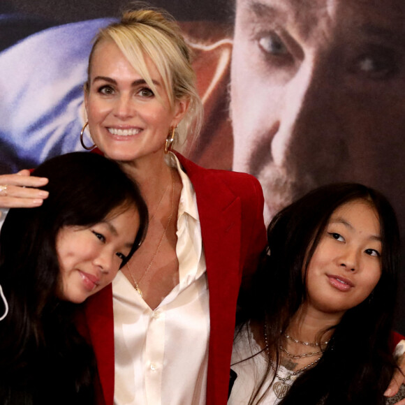 Laeticia Hallyday et ses filles Joy et Jade - Projection au Grand Rex à Paris des documentaires "Johnny USA" et "A nos promesses" à l'occasion de la Journée Spéciale Johnny, son rêve américain © Jacovides-Moreau / Bestimage