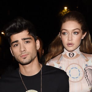 Naissance - Gigi Hadid et Zayn Malik sont parents d'une petite fille - Gigi Hadid et son petit ami Zayn Malik lors de la Fashion Week à Paris, le 1er octobre 2016