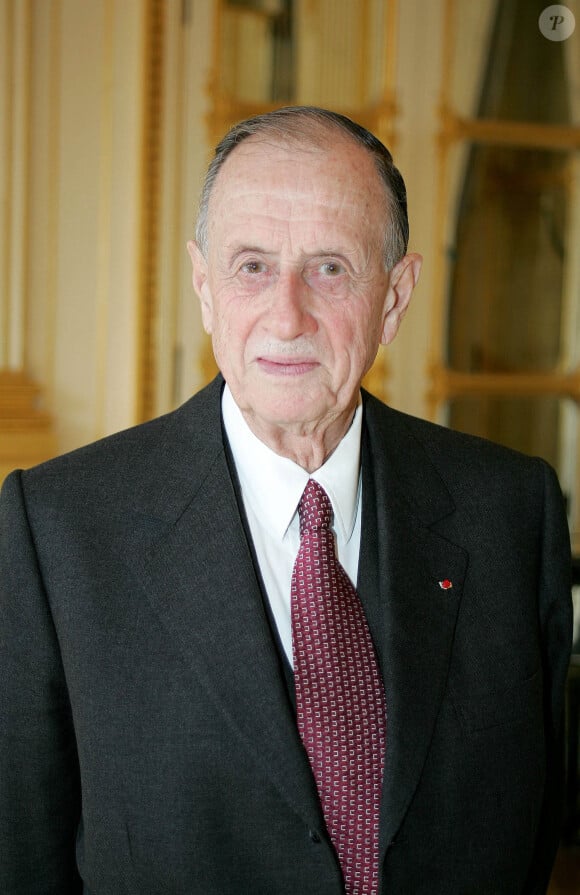 Philippe De Gaulle Remise du prix Roland Dorgeles a Michel Drucker & Jacques Chancel dans les salons du Ministere de la culture, en 2004.