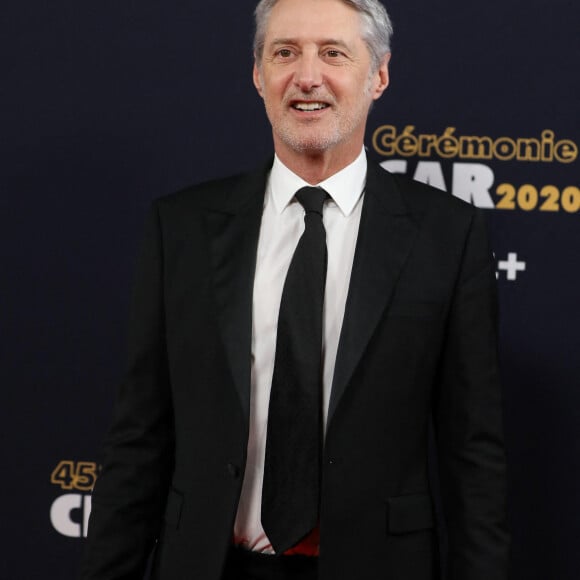 Antoine de Caunes lors du photocall lors de la 45ème cérémonie des César à la salle Pleyel à Paris le 28 février 2020 © Dominique Jacovides / Olivier Borde / Bestimage 