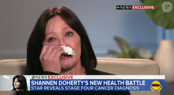 Shannen Doherty s'éffondre en larmes alors qu'elle annonce la rechute de son cancer du sein, stade 4, dans une interview de Good Morning America.