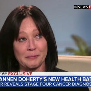 Shannen Doherty s'éffondre en larmes alors qu'elle annonce la rechute de son cancer du sein, stade 4, dans une interview de Good Morning America.