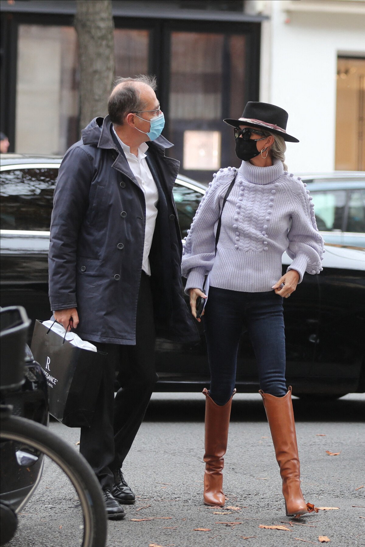 Photo Exclusif Laeticia Hallyday sort d un déjeuner avec son avocat Pierre Pradié au