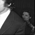 Alain Delon et Mireille Darc lors de la première du film "Doucement les basses" en 1971.