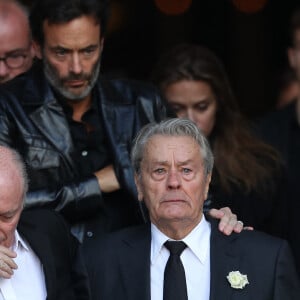 Pascal Desprez, Anthony Delon et Alain Delon - Sorties des obsèques de Mireille Darc en l'église Saint-Sulpice à Paris. Le 1er septembre 2017.