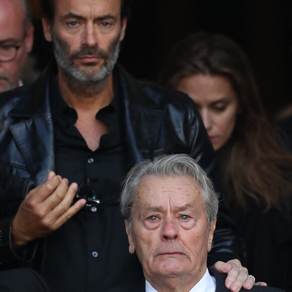 Anthony Delon et Alain Delon - Sorties des obsèques de Mireille Darc en l'église Saint-Sulpice à Paris. Le 1er septembre 2017.