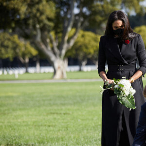 Le prince Harry et Meghan Markle lors d'une visite privée du cimetière national de Los Angeles le 8 novembre 2020. Photo by Lee Morgan/PA Photos