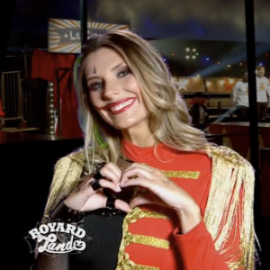 Camille Cerf en "Cami-ange mi-démon" dans "Boyard Land" sur France 2.