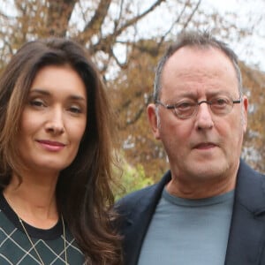 Jean Reno et sa femme Zofia - Arrivées au défilé de mode printemps-été 2018 "Lanvin" au Grand Palais à Paris. Le 27 septembre 2017 © CVS-Veeren / Bestimage 