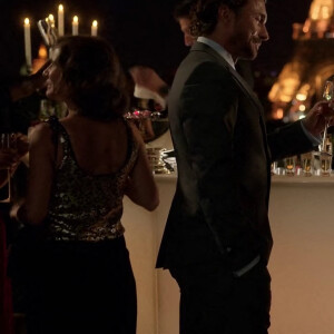 William Abadie, Lily Collins - Bande-annonce de la série Netflix "Emily in Paris" créée par Darren Star. Le 5 octobre 2020.