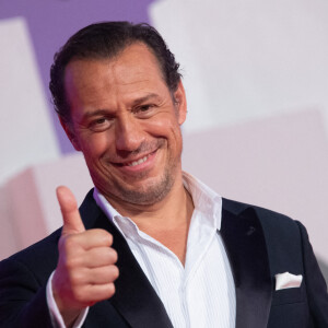 Stefano Accorsi - Red carpet de la cérémonie de clôture de la 77ème édition du Festival international du film de Venise, la Mostra. Le 12 septembre 2020 