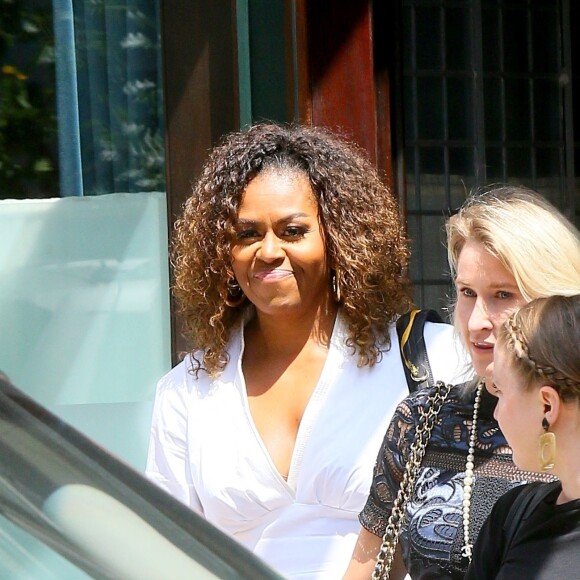 Michelle Obama à la sortie d'un immeuble à New York, le 25 juillet 2019 