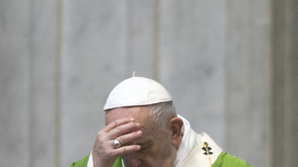 Pape François, amateur de porte-jarretelles ? Il like une bombe sulfureuse sur Instagram