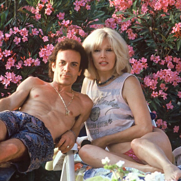 Archives - Amanda Lear et son mari Alain-Philippe Malagnac, dans leur villa de Saint-Rémy-de-Provence