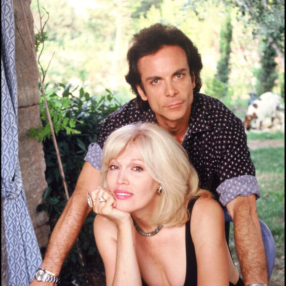 Archives - Amanda Lear et son mari Alain-Philippe Malagnac, dans leur villa de Saint-Rémy-de-Provence