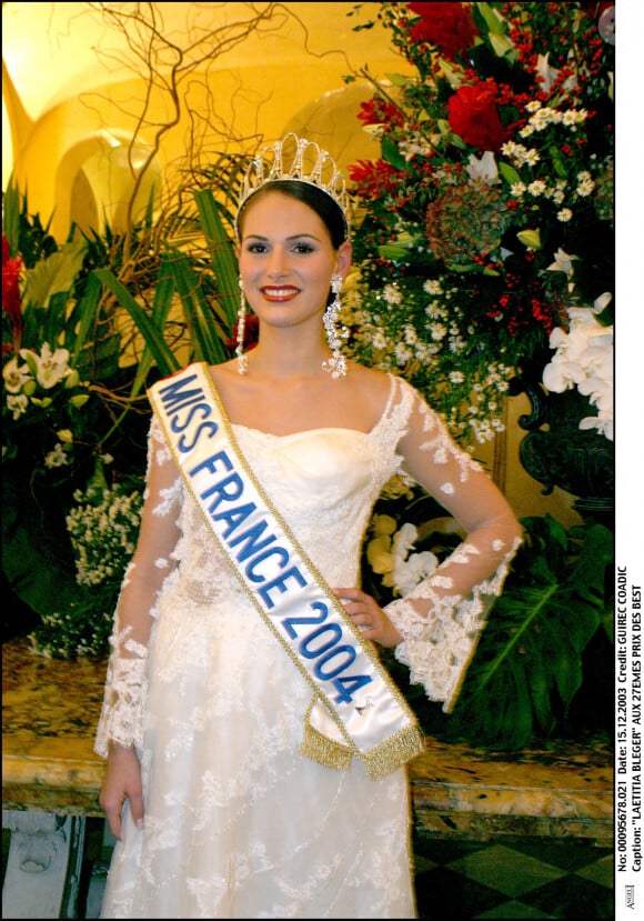 Laetitia Bleger aux 27e prix des Best Féminin Robe - Miss France 2004