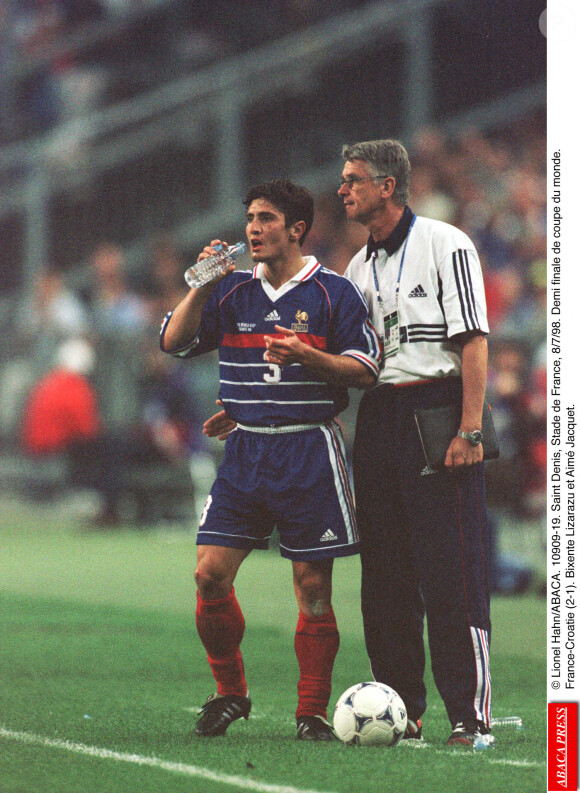 Bixente Lizarazu et Aimé Jacquet lors de la Coupe du monde 1998.