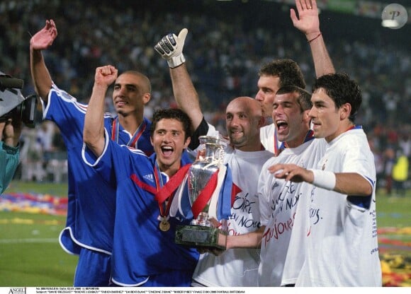 David Trezeguet, Bixente Lizarazu, Fabien Barthez, Laurent Blanc, Zinédine Zidane et Robert Pirès lors de l'Euro 2000.