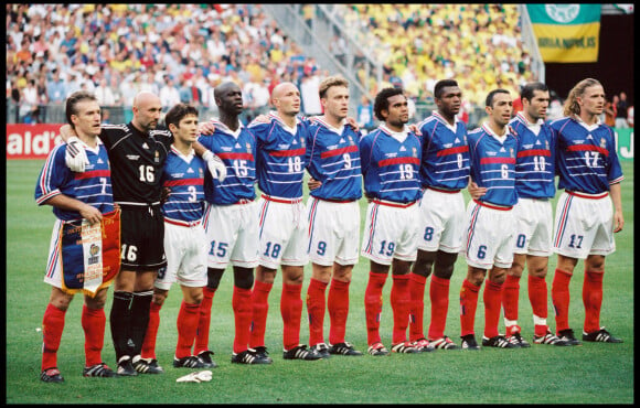 Bixente Lizarazu (à droite, entre Fabien Barthez et Lilian Thuram) lors de la Coupe du monde 1998.