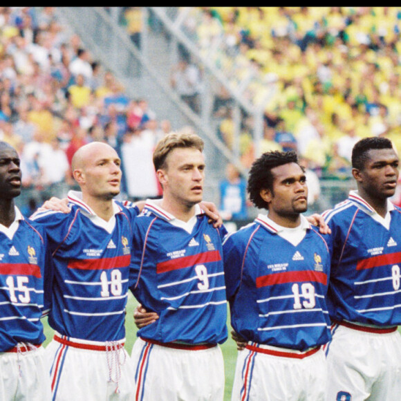 Bixente Lizarazu (à droite, entre Fabien Barthez et Lilian Thuram) lors de la Coupe du monde 1998.