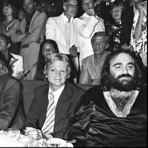 Michel Sardou, Johnny Hallyday, Claude François et Demis Roussos à Paris en 1976.