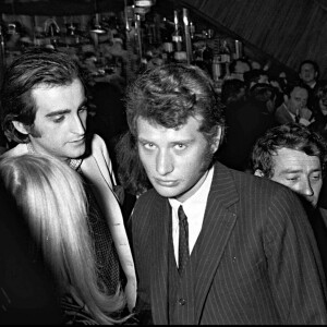 Johnny Hallyday et Dick Rivers en soirée au Pub Renault.