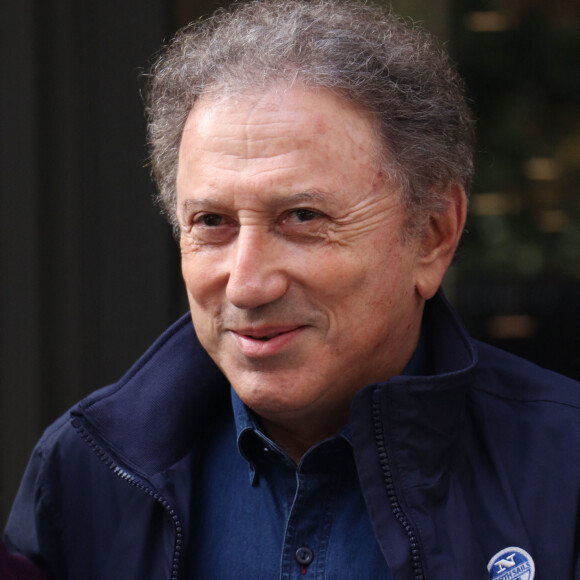 Michel Drucker - Arrivées des people pour l'enregistrement de l'émission "Vivement dimanche" à Paris le 2 octobre 2019.