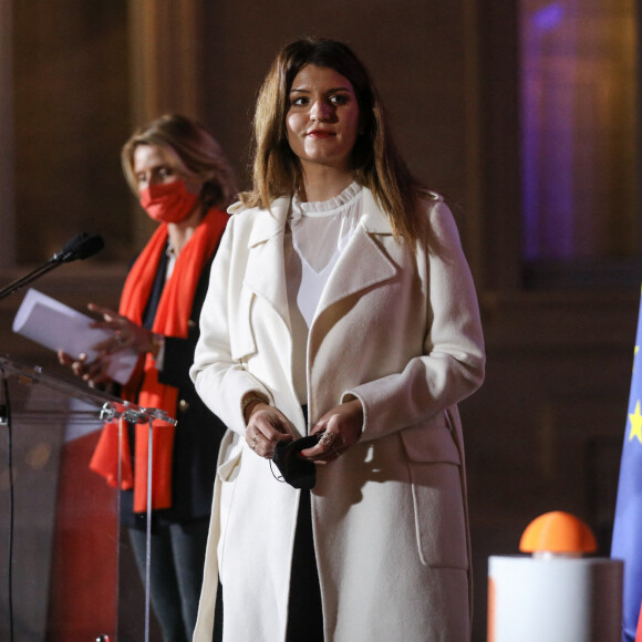 Sylvie Tellier, directrice générale de l'organisation Miss France, et Marlène Schiappa, ministre déléguée auprès du ministre de l'Intérieur, en charge de la citoyenneté, lancent l'opération Orangetheworld organisée par UN Women au ministère de l'intérieur. Paris, le 23 novembre 2020. © Stéphane Lemouton / Bestimage