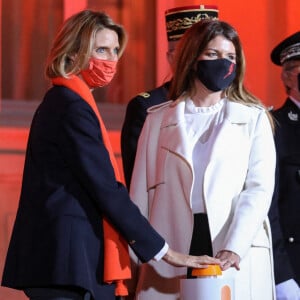 Sylvie Tellier, directrice générale de l'organisation Miss France, et Marlène Schiappa, ministre déléguée auprès du ministre de l'Intérieur, en charge de la citoyenneté, lancent l'opération Orangetheworld organisée par UN Women au ministère de l'intérieur. Paris, le 23 novembre 2020. © Stéphane Lemouton / Bestimage