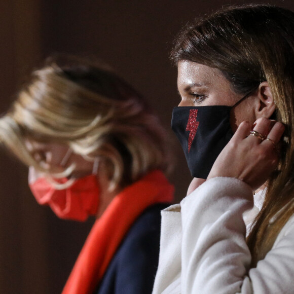 Sylvie Tellier, directrice générale de l'organisation Miss France, et Marlène Schiappa, ministre déléguée auprès du ministre de l'Intérieur, en charge de la citoyenneté, lancent l'opération Orangetheworld organisée par UN Women au ministère de l'intérieur. Paris, le 23 novembre 2020. © Stéphane Lemouton / Bestimage