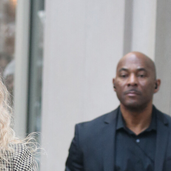 Céline Dion prend la pose pour les photographes à New York, le 5 mars 2020. 
