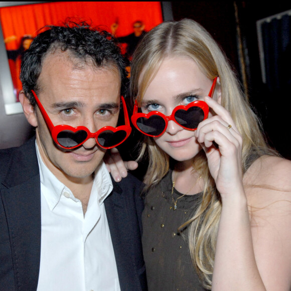 Elie Semoun et Juliette Gernez lors de la soirée de lancement du DVD "Elie Annonce Semoun" à Paris 