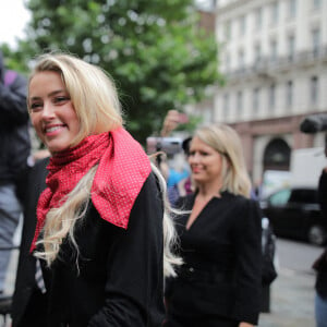 Amber Heard à son arrivée à la cour royale de justice à Londres, dans le cadre d'un procès en diffamation contre le journal The Sun Newspaper. Le 8 juillet 2020